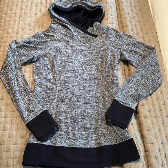 Lululemon Think Fast Hoodie - Picture 5 of 10